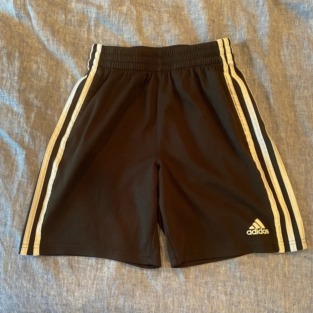 Adidas t-shirt and short set, size youth M (10-12) - Picture 2 of 3